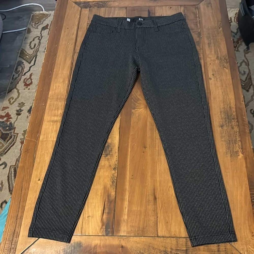 Kut from the Kloth Donna Ankle Skinny Houndstooth pattern, size 6